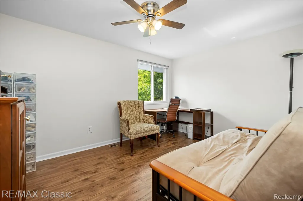 5651 Warrenshire Drive West Bloomfield Charter Township MI 48322