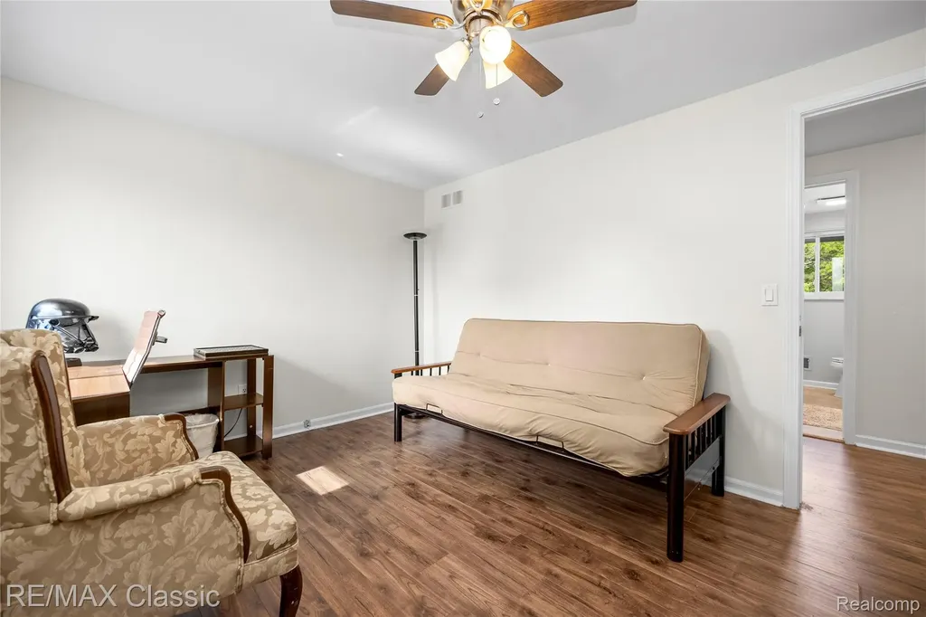 5651 Warrenshire Drive West Bloomfield Charter Township MI 48322