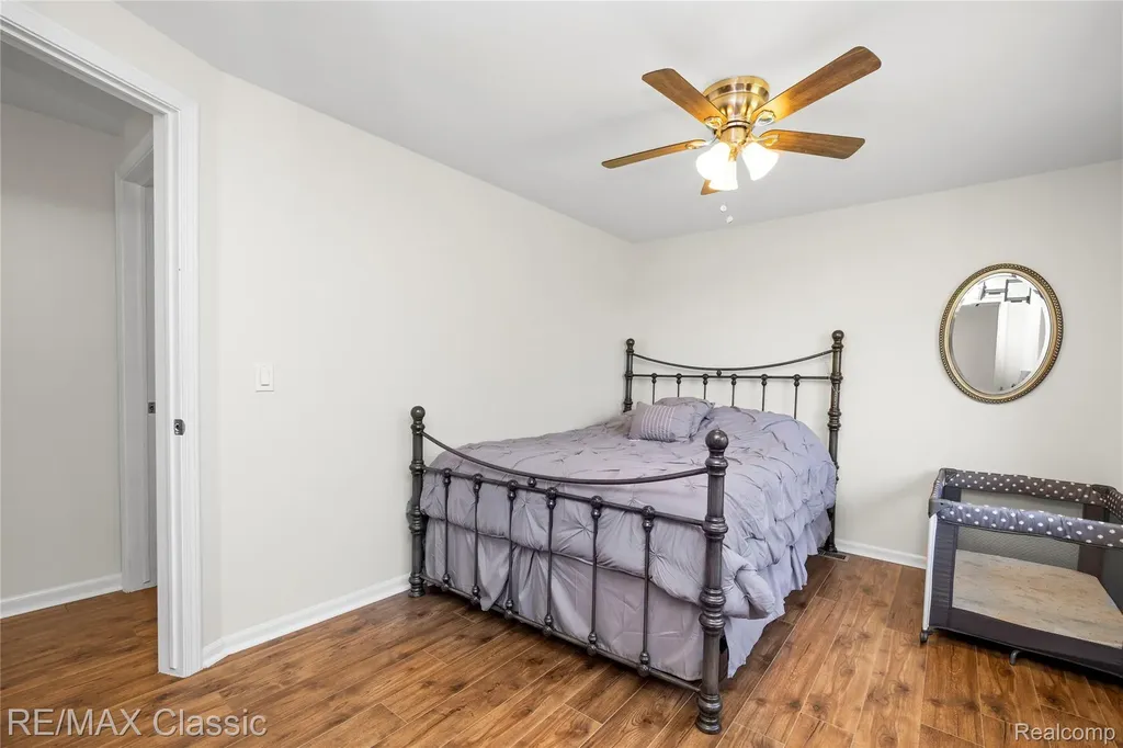5651 Warrenshire Drive West Bloomfield Charter Township MI 48322