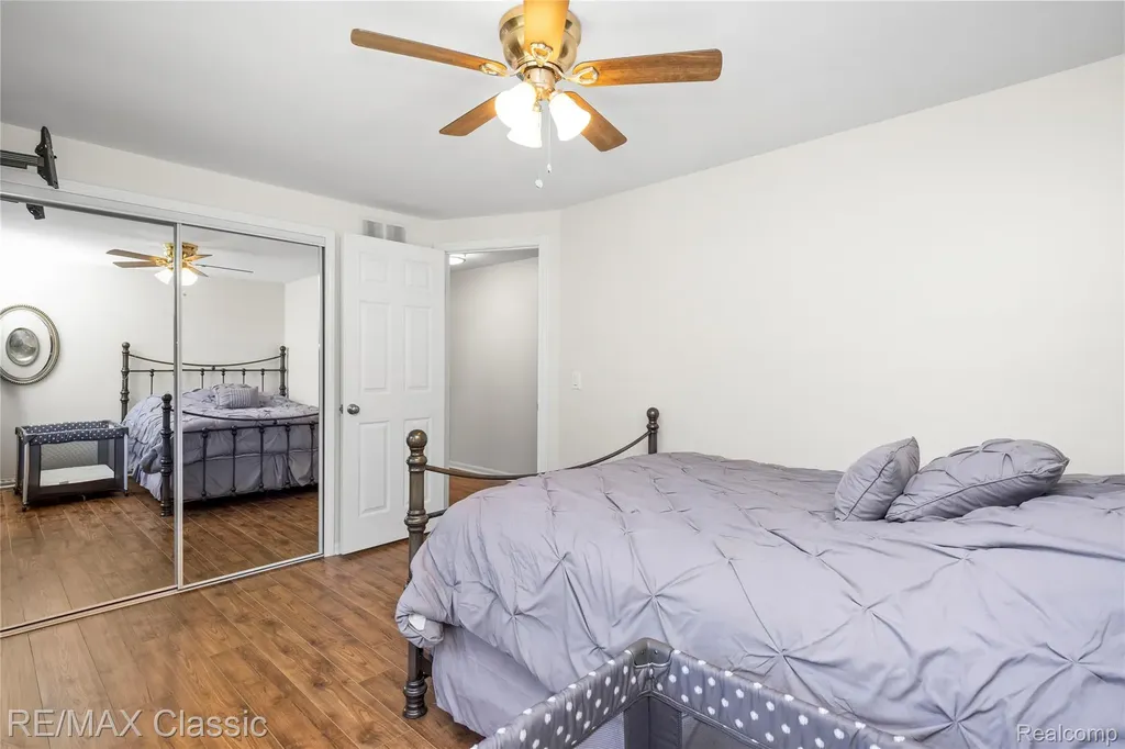 5651 Warrenshire Drive West Bloomfield Charter Township MI 48322