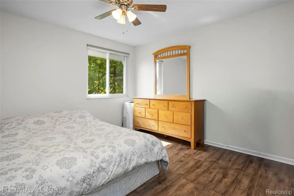 5651 Warrenshire Drive West Bloomfield Charter Township MI 48322