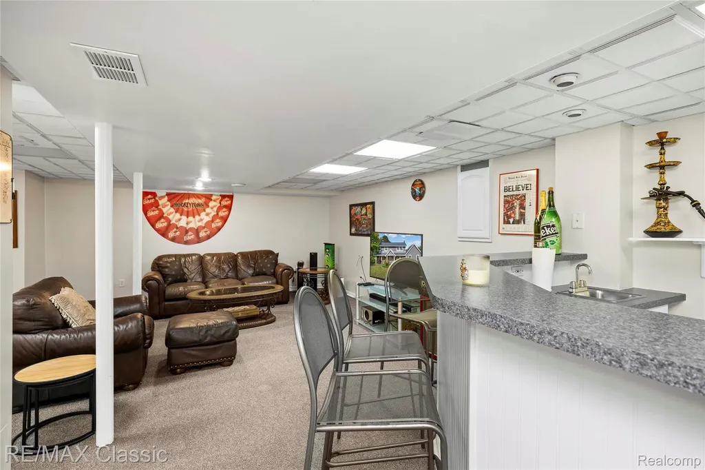 5651 Warrenshire Drive West Bloomfield Charter Township MI 48322