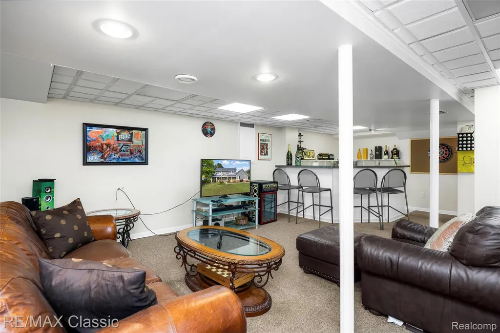 5651 Warrenshire Drive West Bloomfield Charter Township MI 48322