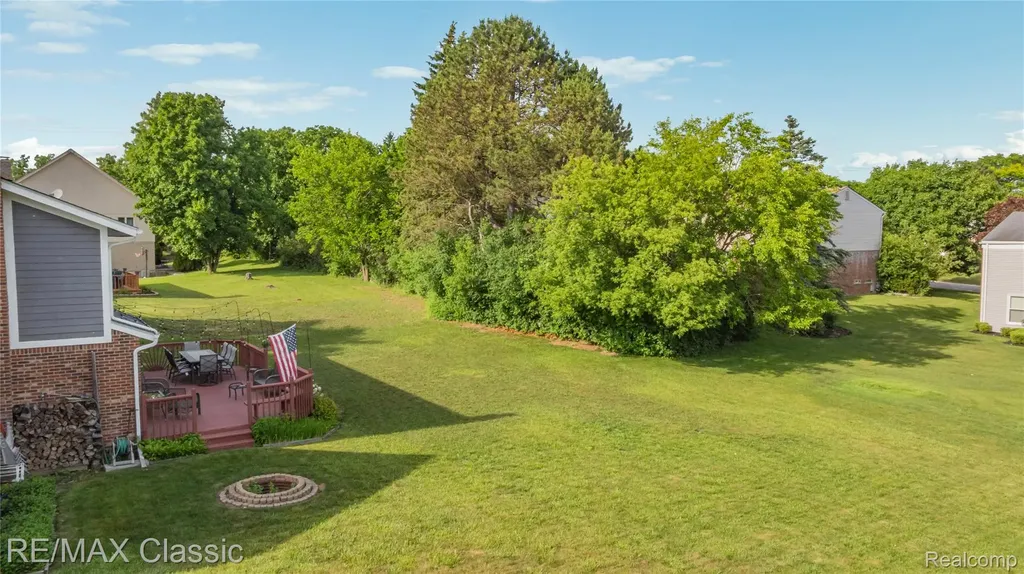 5651 Warrenshire Drive West Bloomfield Charter Township MI 48322