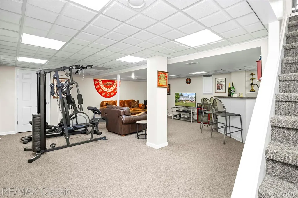 5651 Warrenshire Drive West Bloomfield Charter Township MI 48322