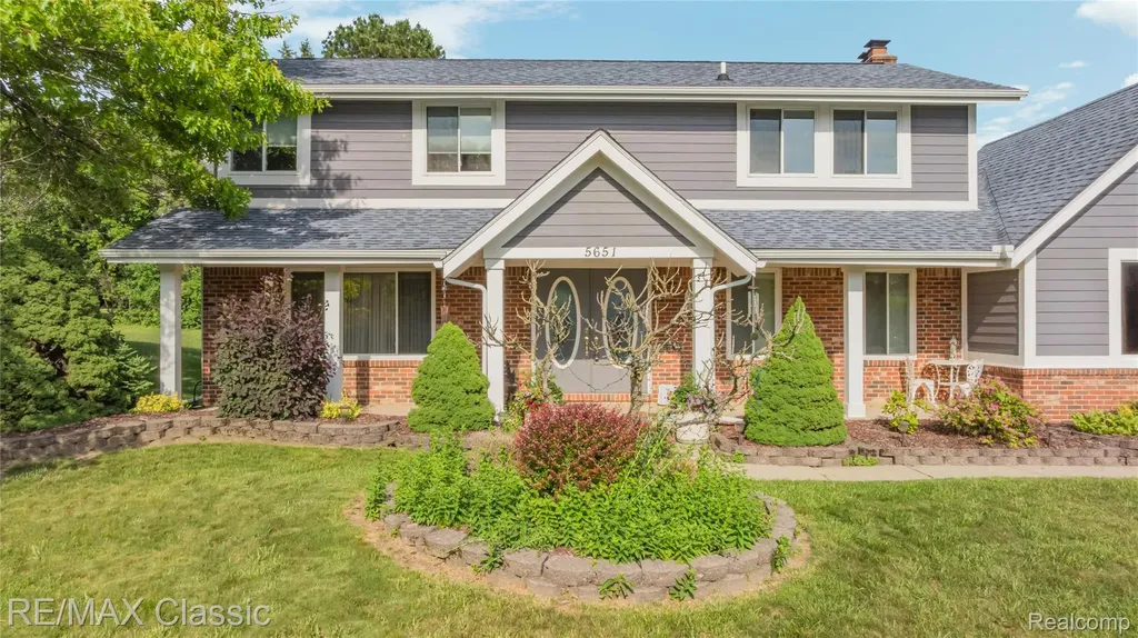 5651 Warrenshire Drive West Bloomfield Charter Township MI 48322