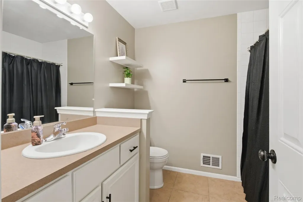 18890 Midway Drive Macomb Township MI 48044
