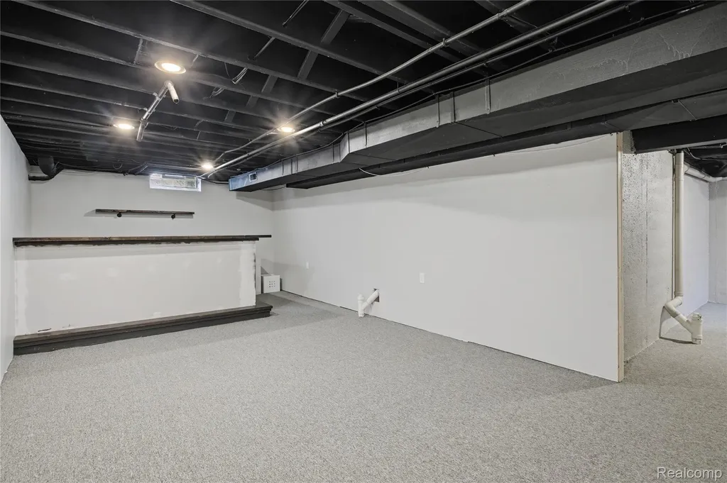18890 Midway Drive Macomb Township MI 48044