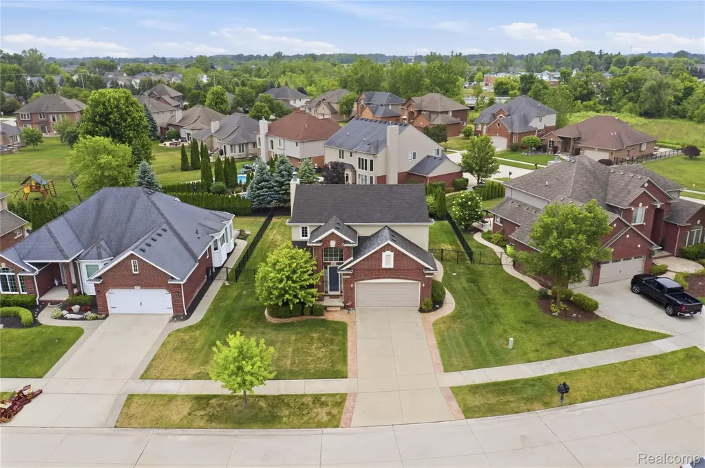 18890 Midway Drive Macomb Township MI 48044
