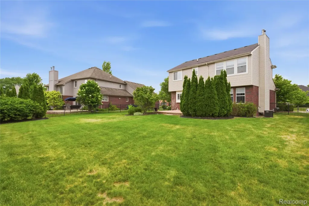 18890 Midway Drive Macomb Township MI 48044