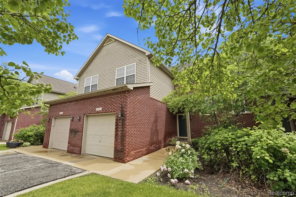 5953 High Point Court Brighton Township MI 48116