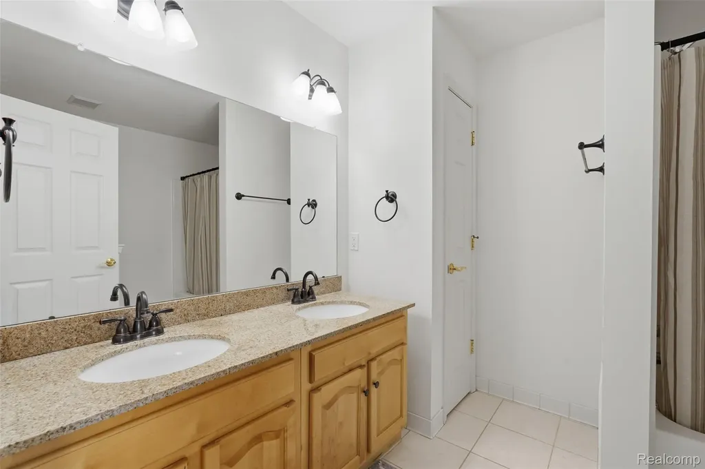 5953 High Point Court Brighton Township MI 48116