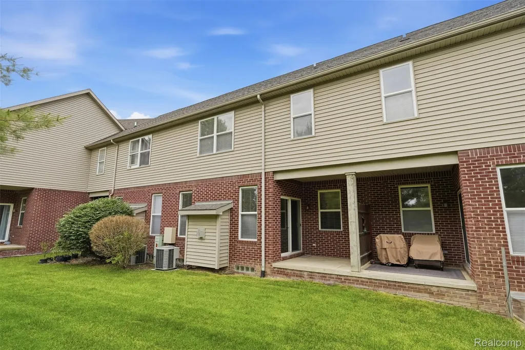 5953 High Point Court Brighton Township MI 48116