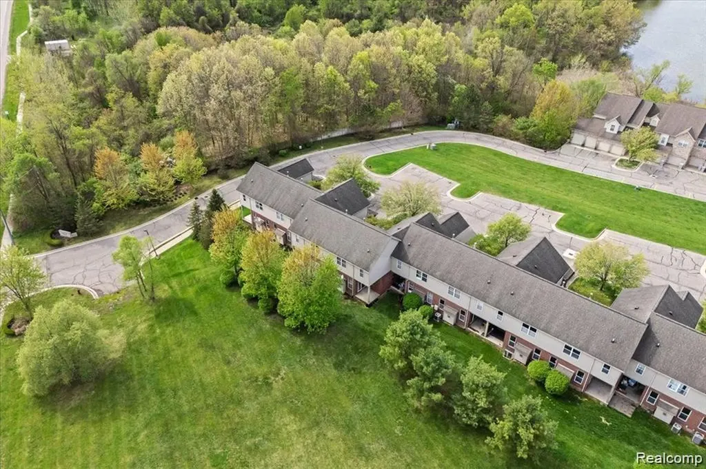 5953 High Point Court Brighton Township MI 48116