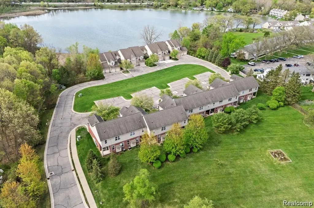 5953 High Point Court Brighton Township MI 48116