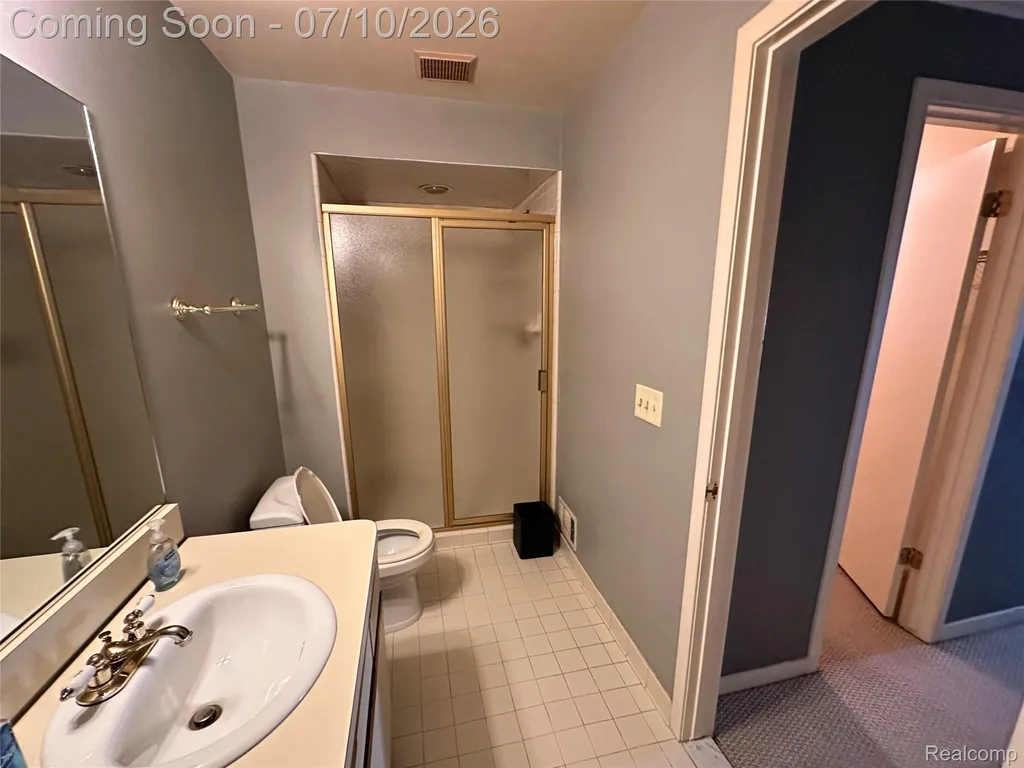 6669 Maple Lakes Drive West Bloomfield Charter Township MI 48322