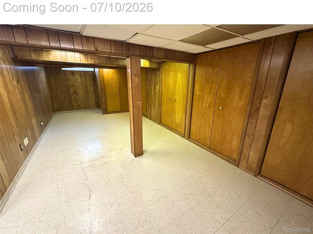 6669 Maple Lakes Drive West Bloomfield Charter Township MI 48322