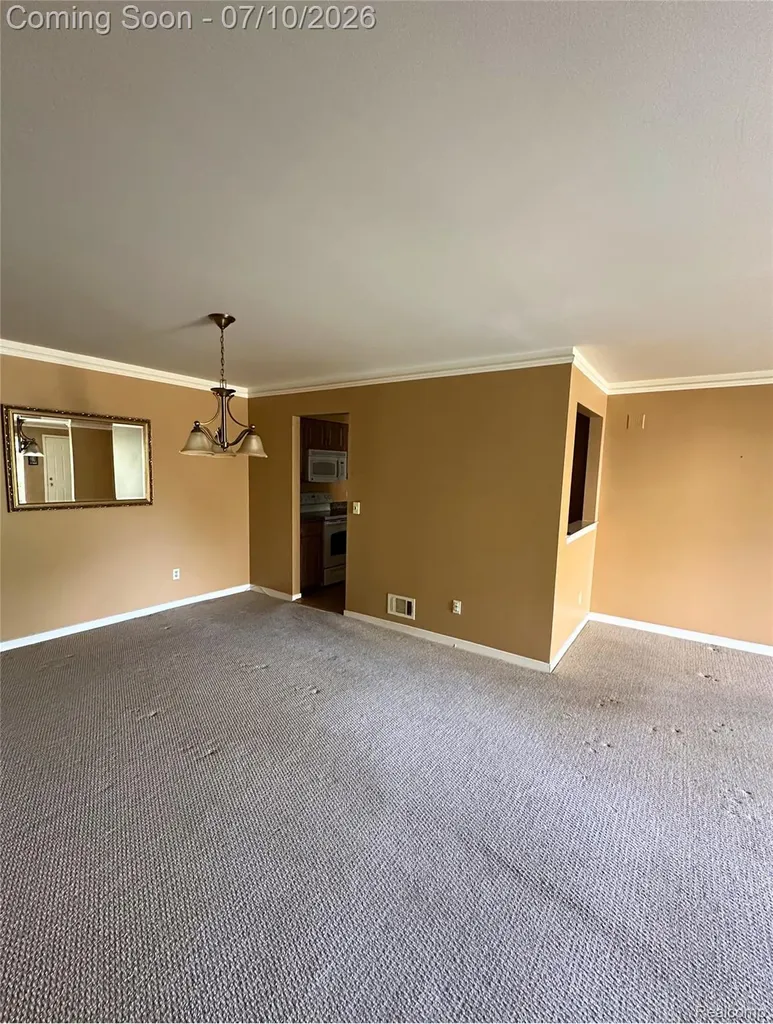 6669 Maple Lakes Drive West Bloomfield Charter Township MI 48322