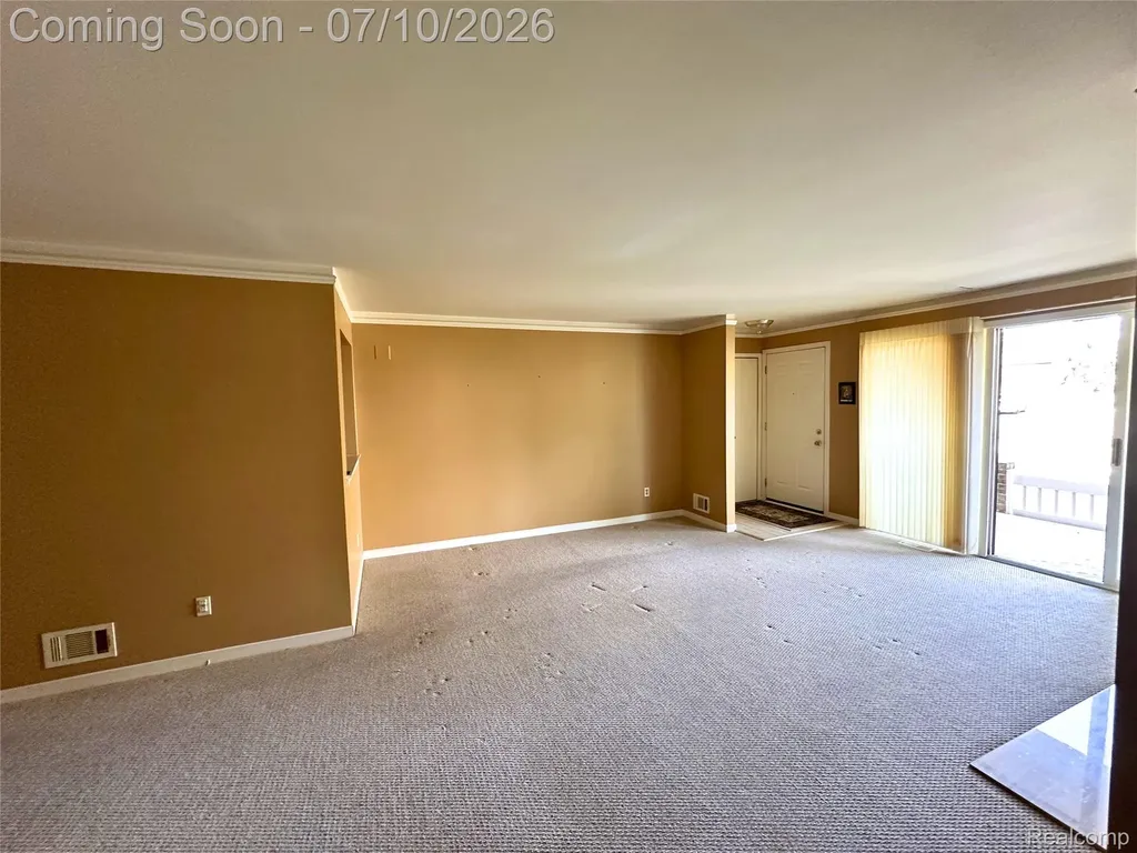 6669 Maple Lakes Drive West Bloomfield Charter Township MI 48322