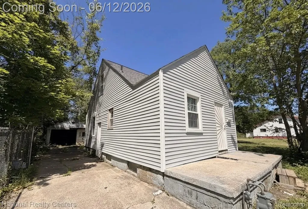 14821 Cedargrove Street Detroit City MI 48205