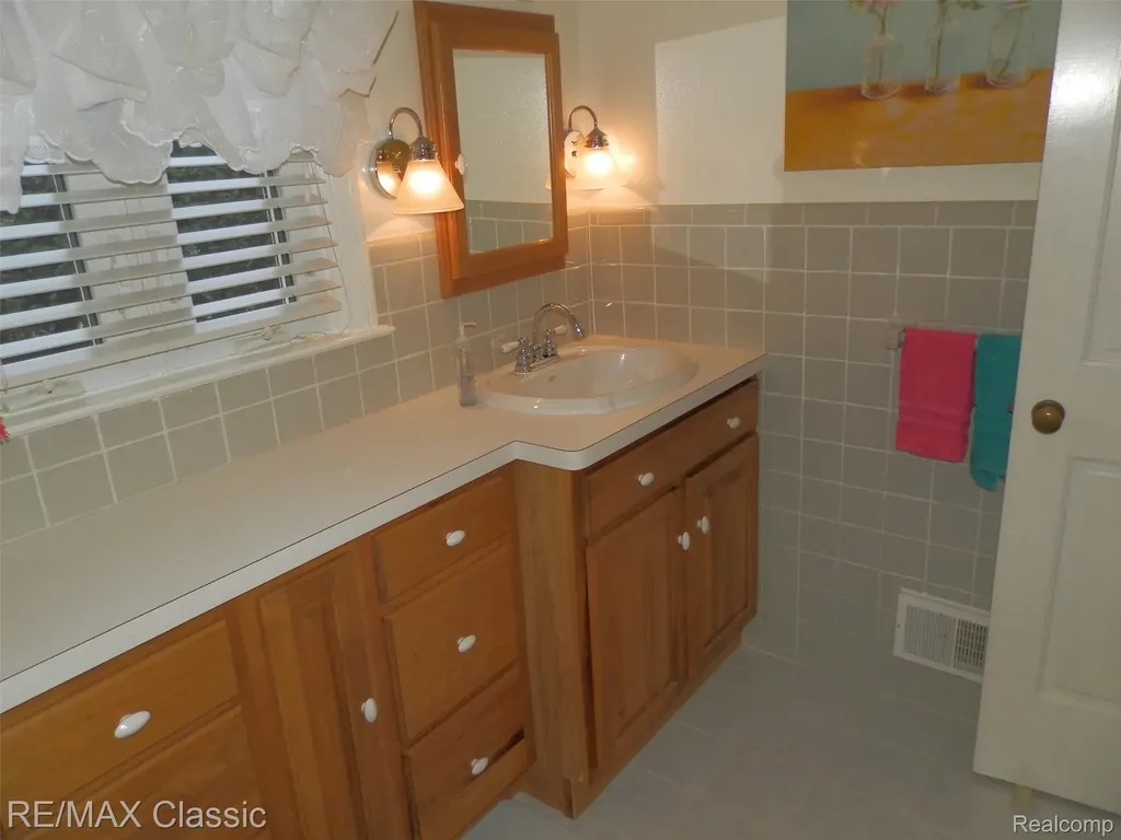 14921 Delaware Avenue Redford Charter Township MI 48239