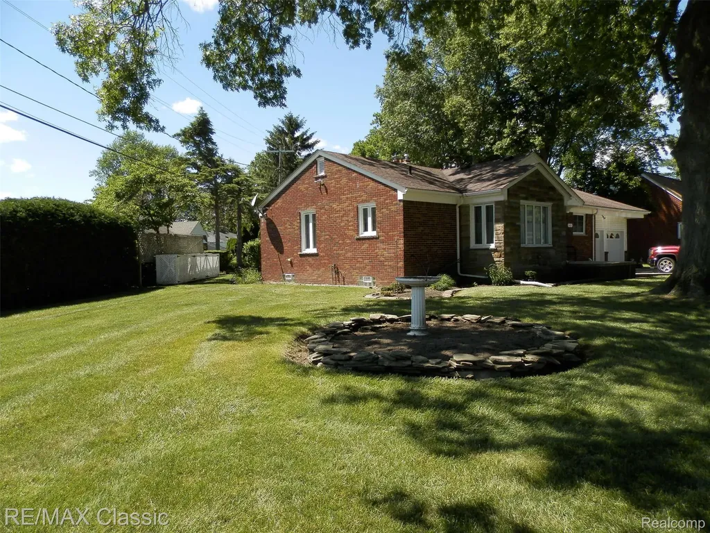 14921 Delaware Avenue Redford Charter Township MI 48239
