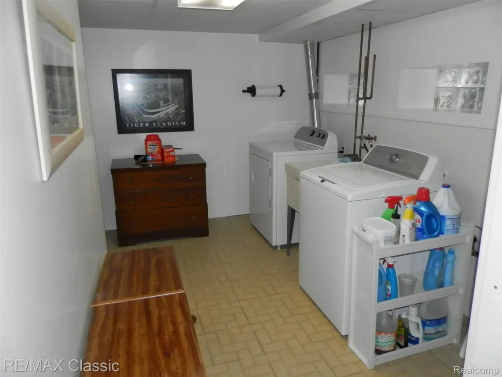 14921 Delaware Avenue Redford Charter Township MI 48239