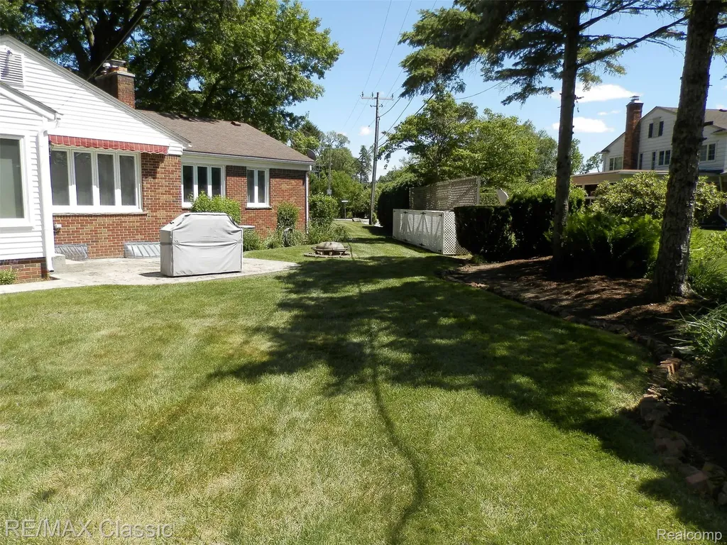 14921 Delaware Avenue Redford Charter Township MI 48239