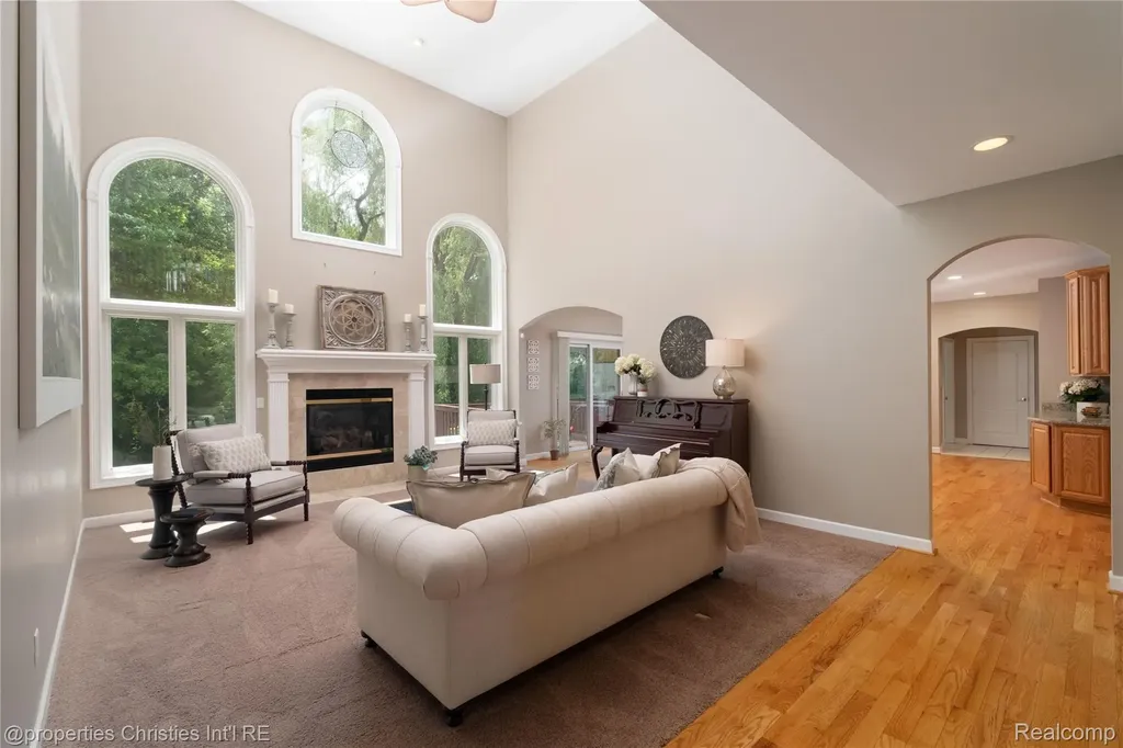 32405 Maria Court Livonia City MI 48152
