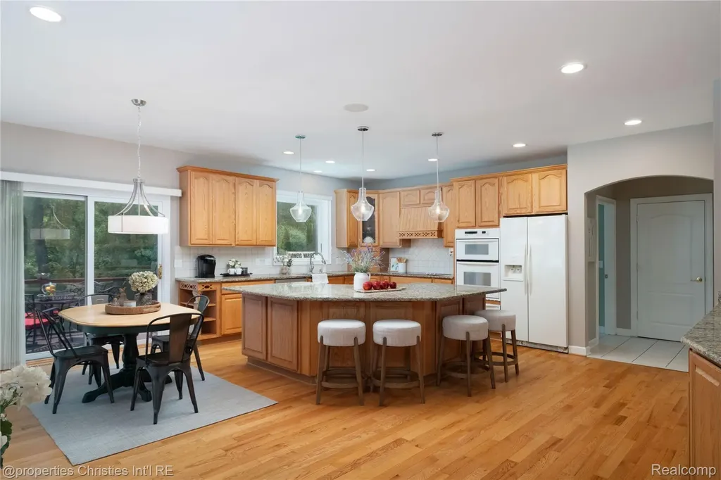 32405 Maria Court Livonia City MI 48152