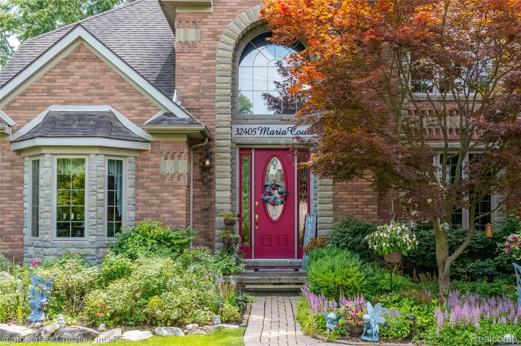 32405 Maria Court Livonia City MI 48152