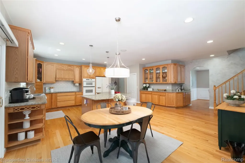 32405 Maria Court Livonia City MI 48152