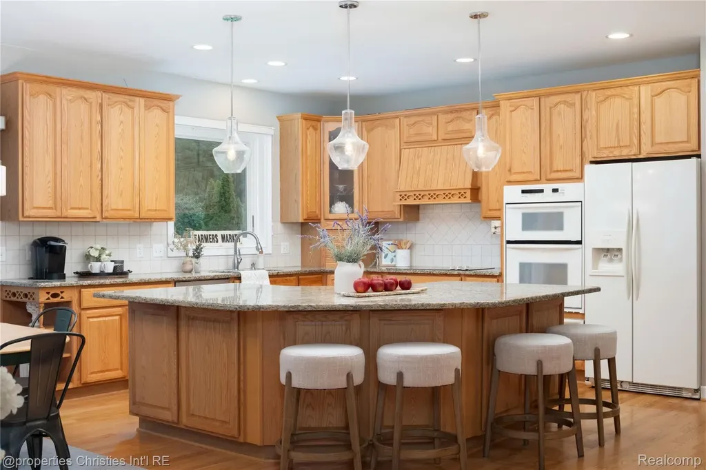32405 Maria Court Livonia City MI 48152