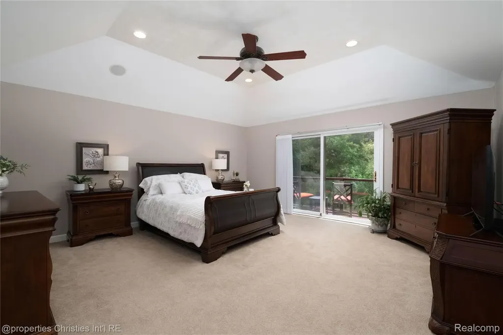 32405 Maria Court Livonia City MI 48152
