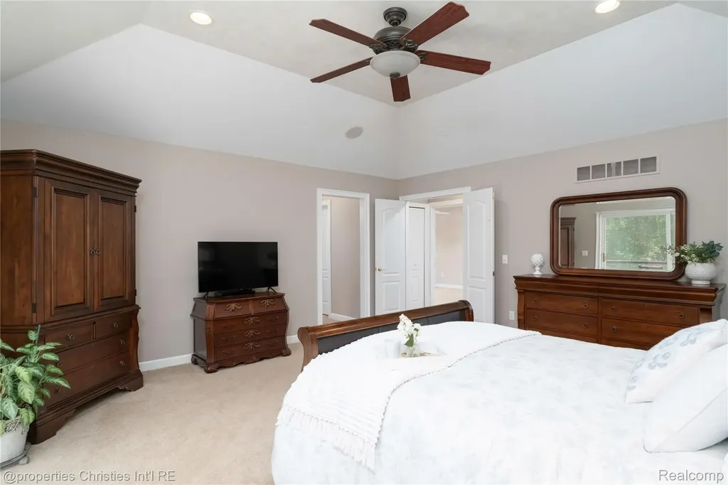 32405 Maria Court Livonia City MI 48152