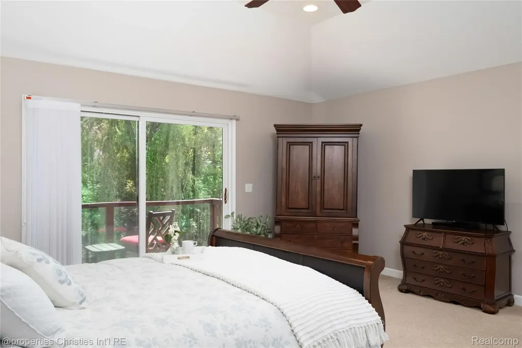 32405 Maria Court Livonia City MI 48152