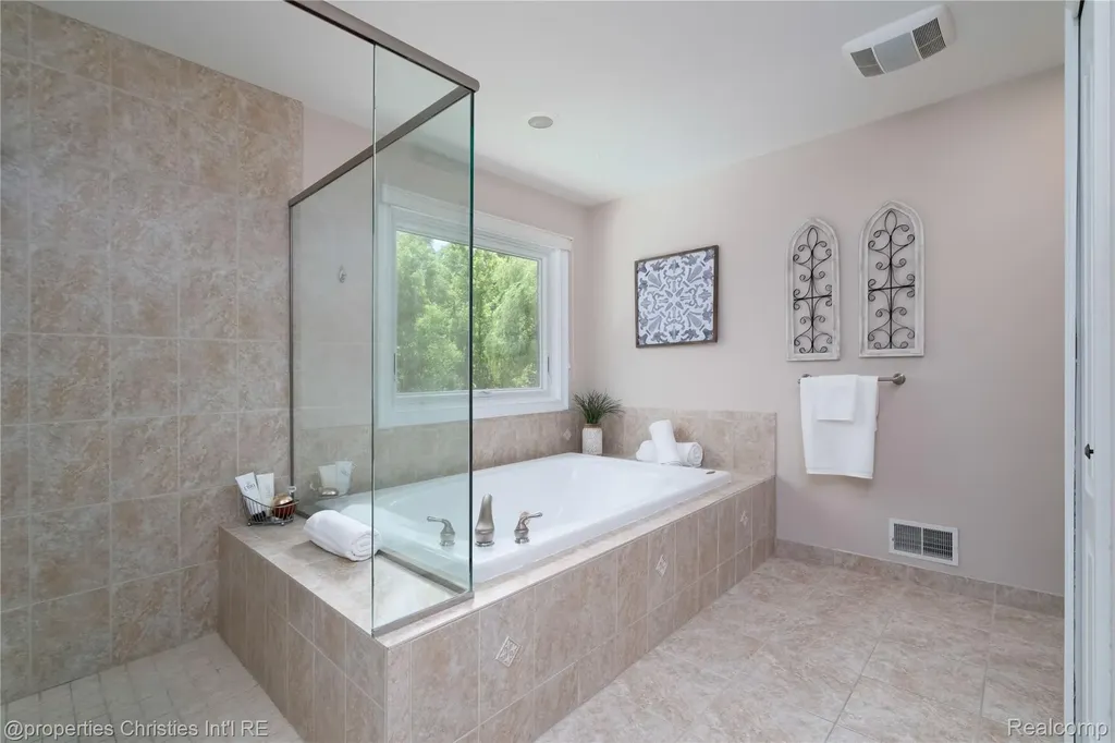 32405 Maria Court Livonia City MI 48152