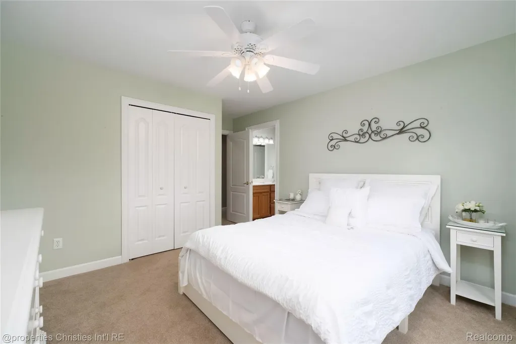 32405 Maria Court Livonia City MI 48152