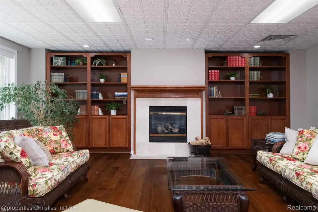 32405 Maria Court Livonia City MI 48152