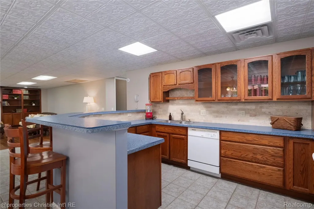 32405 Maria Court Livonia City MI 48152