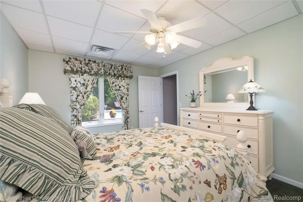 32405 Maria Court Livonia City MI 48152