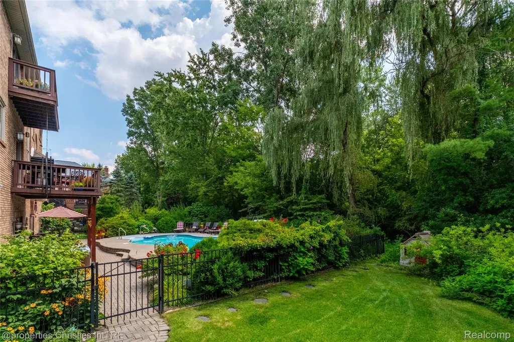 32405 Maria Court Livonia City MI 48152