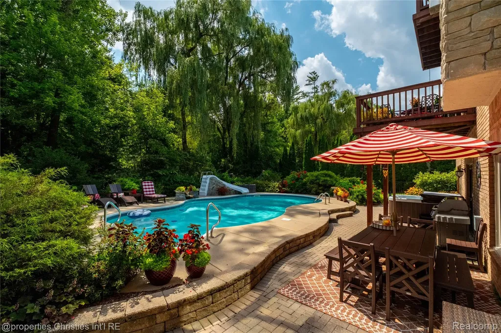 32405 Maria Court Livonia City MI 48152