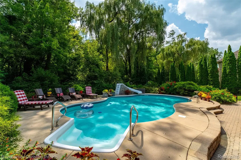 32405 Maria Court Livonia City MI 48152