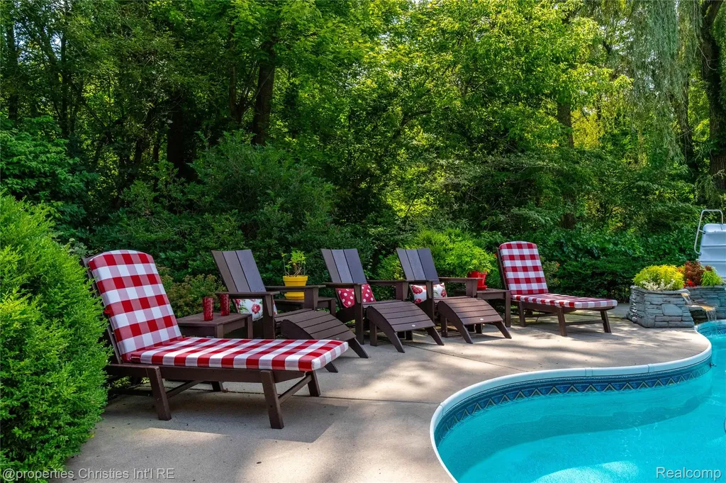 32405 Maria Court Livonia City MI 48152