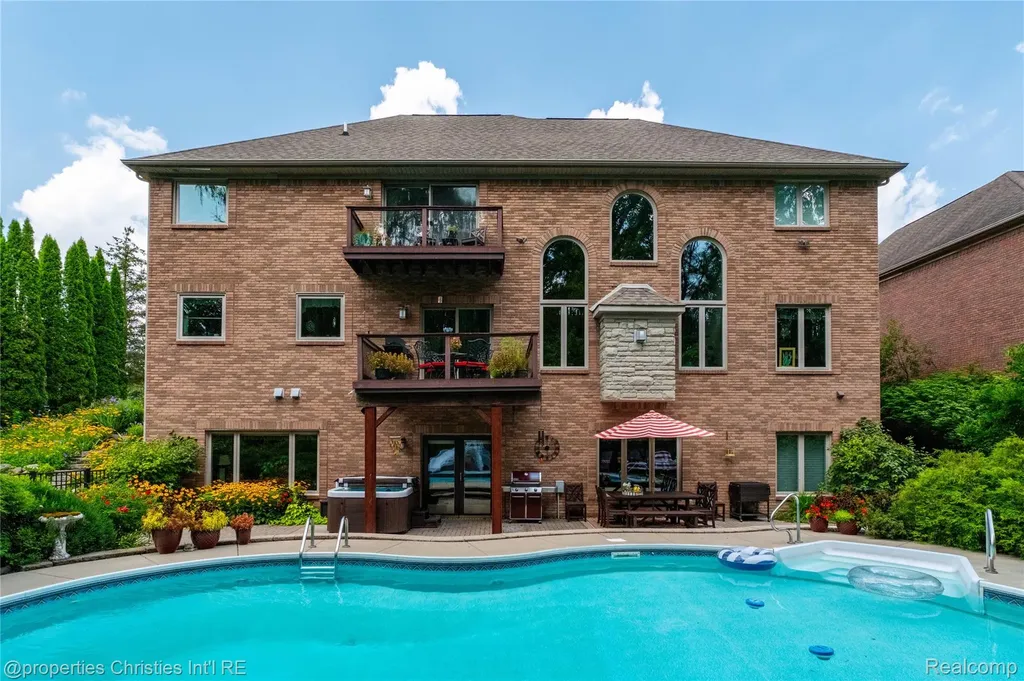 32405 Maria Court Livonia City MI 48152
