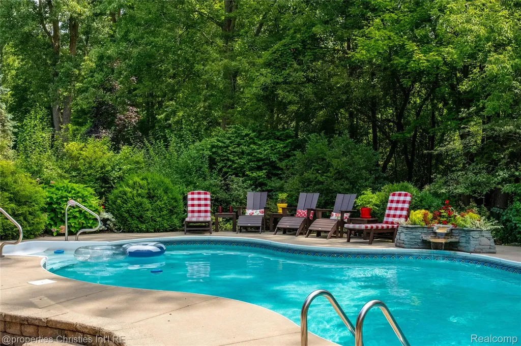 32405 Maria Court Livonia City MI 48152
