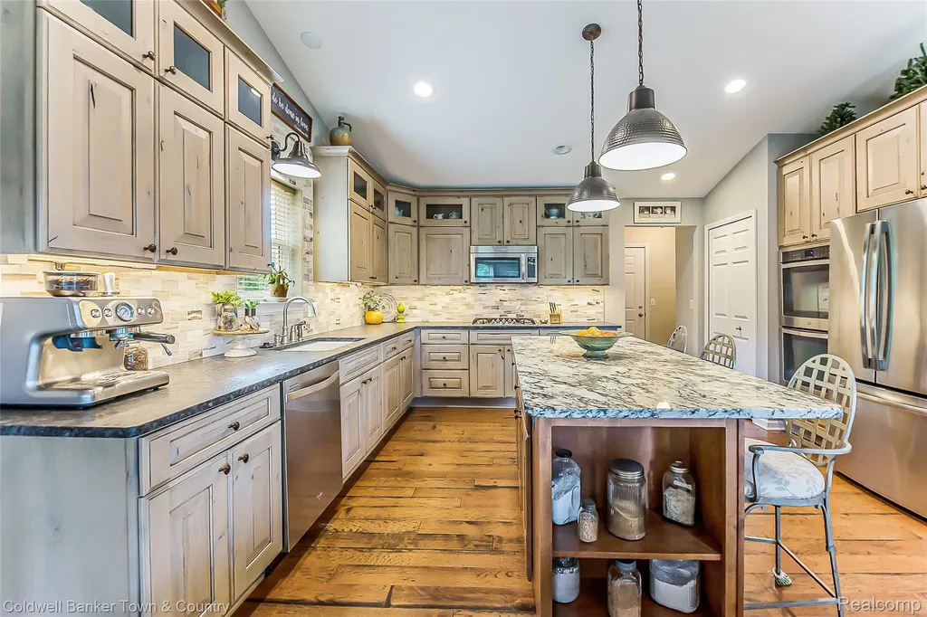 3505 Prescott Drive Howell City MI 48843