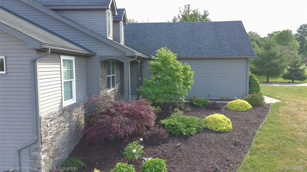 3505 Prescott Drive Howell City MI 48843