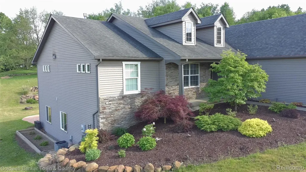 3505 Prescott Drive Howell City MI 48843